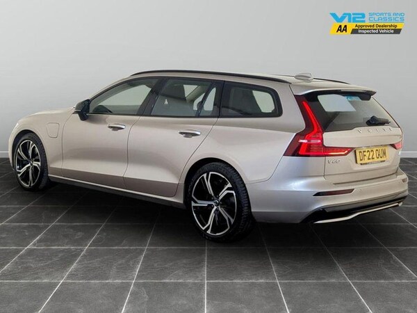 Used Volvo V60 2022 for sale - 75711739: Photo 8