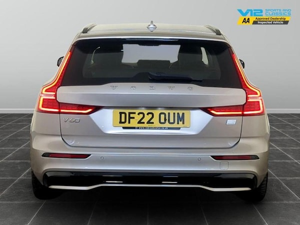 Used Volvo V60 2022 for sale - 75711739: Photo 9