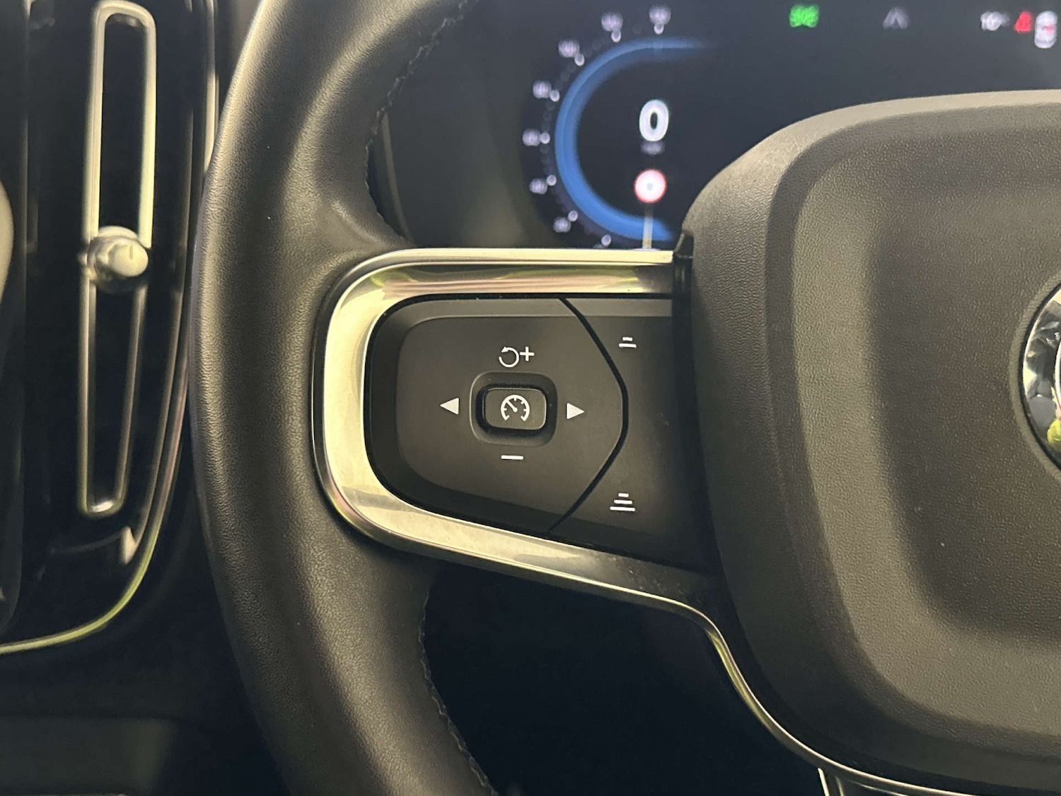 Used Volvo XC40 2022 for sale - 78000704: Photo 17