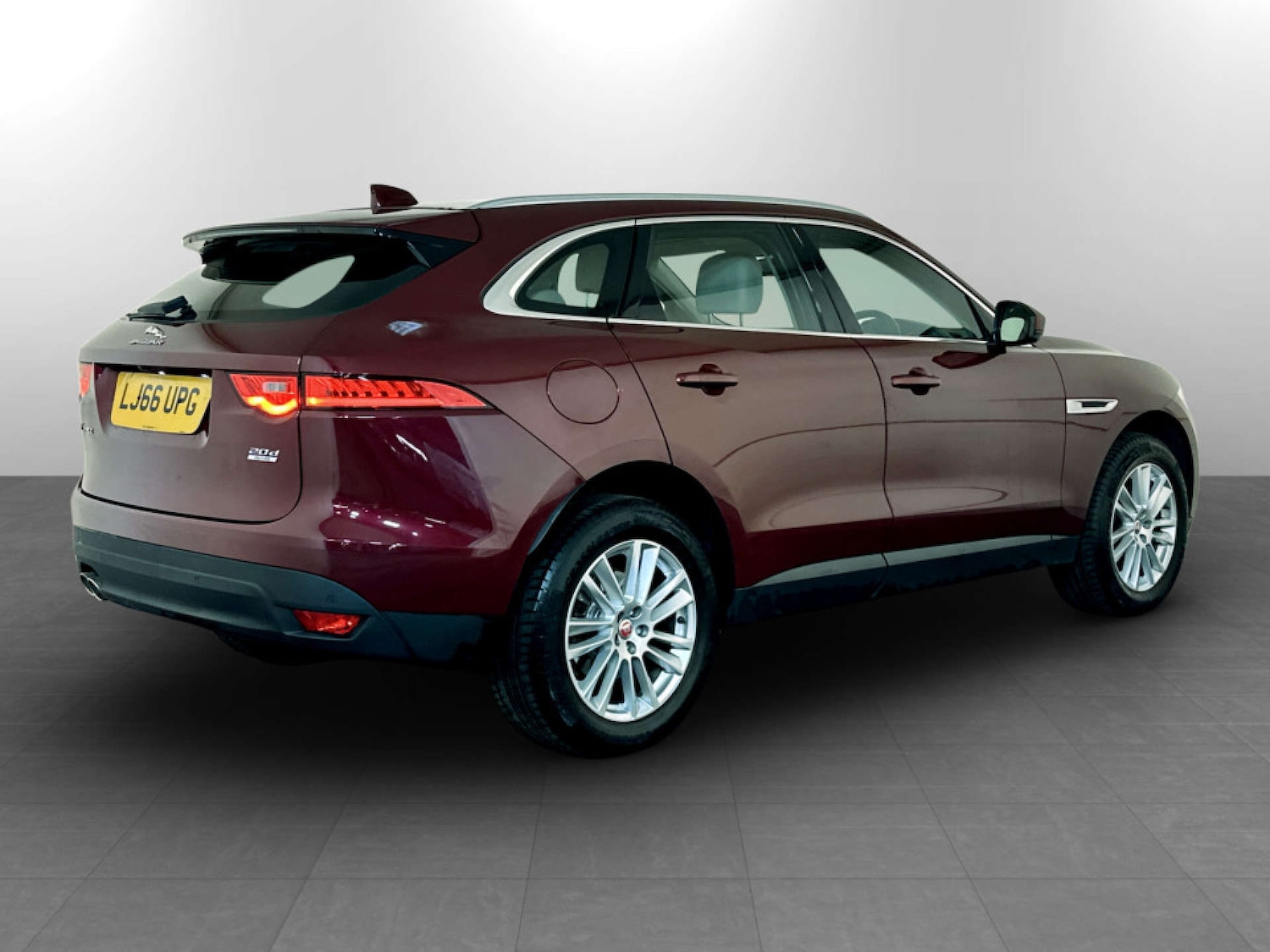 Used Jaguar F-Pace 2016 for sale - 77185139: Photo 10
