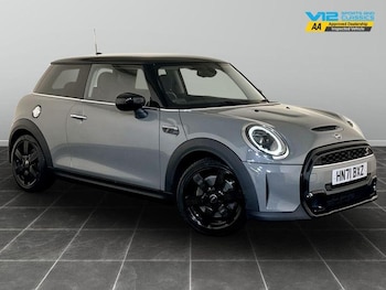 Used MINI Hatch 2021 for sale - 76352201: Photo
