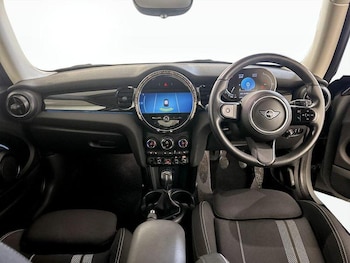Used MINI Hatch 2021 for sale - 76352201: Photo