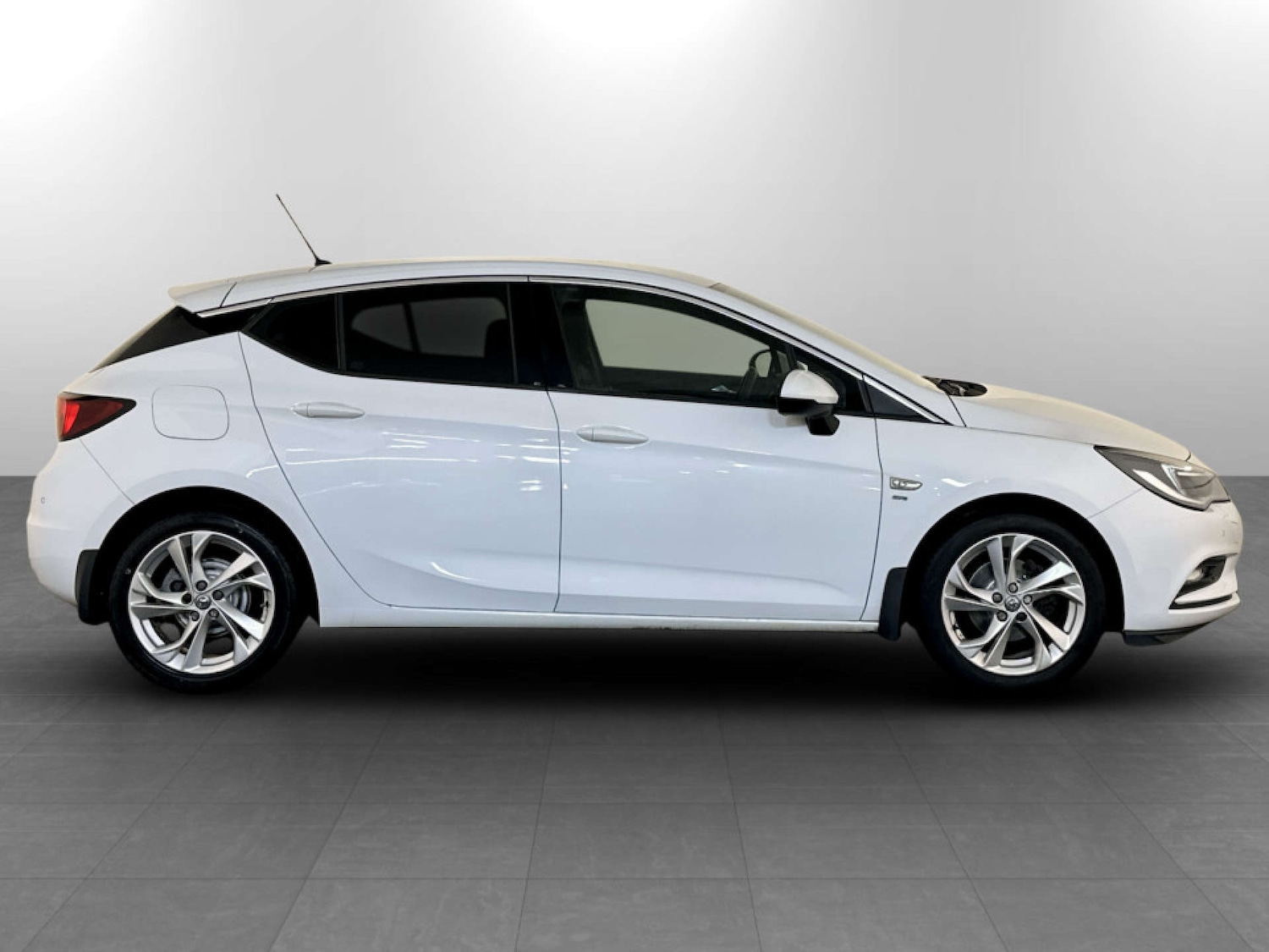 Used Vauxhall Astra 2019 for sale - 77299357: Photo 11