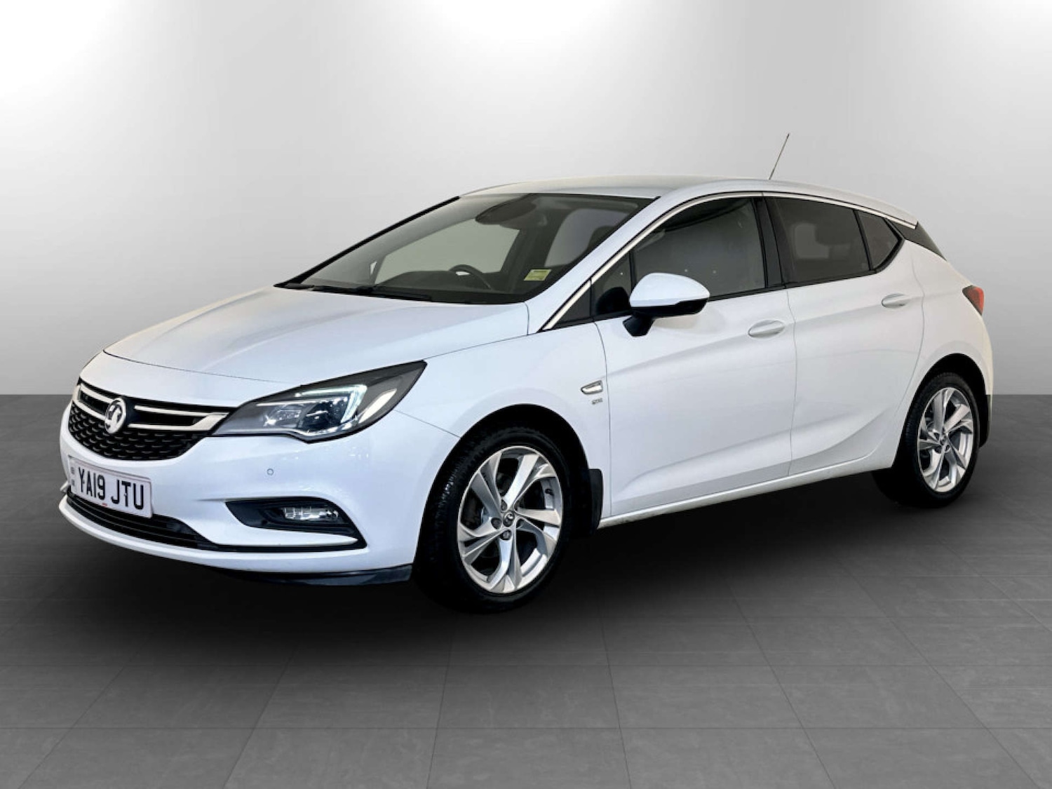 Used Vauxhall Astra 2019 for sale - 77299357: Photo 6