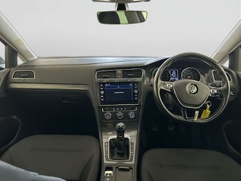 Used Volkswagen Golf 2019 for sale - 78667819: Photo