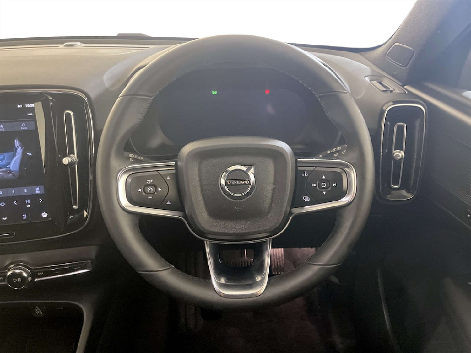 Used Volvo XC40 2022 for sale - 77184942: Photo 16