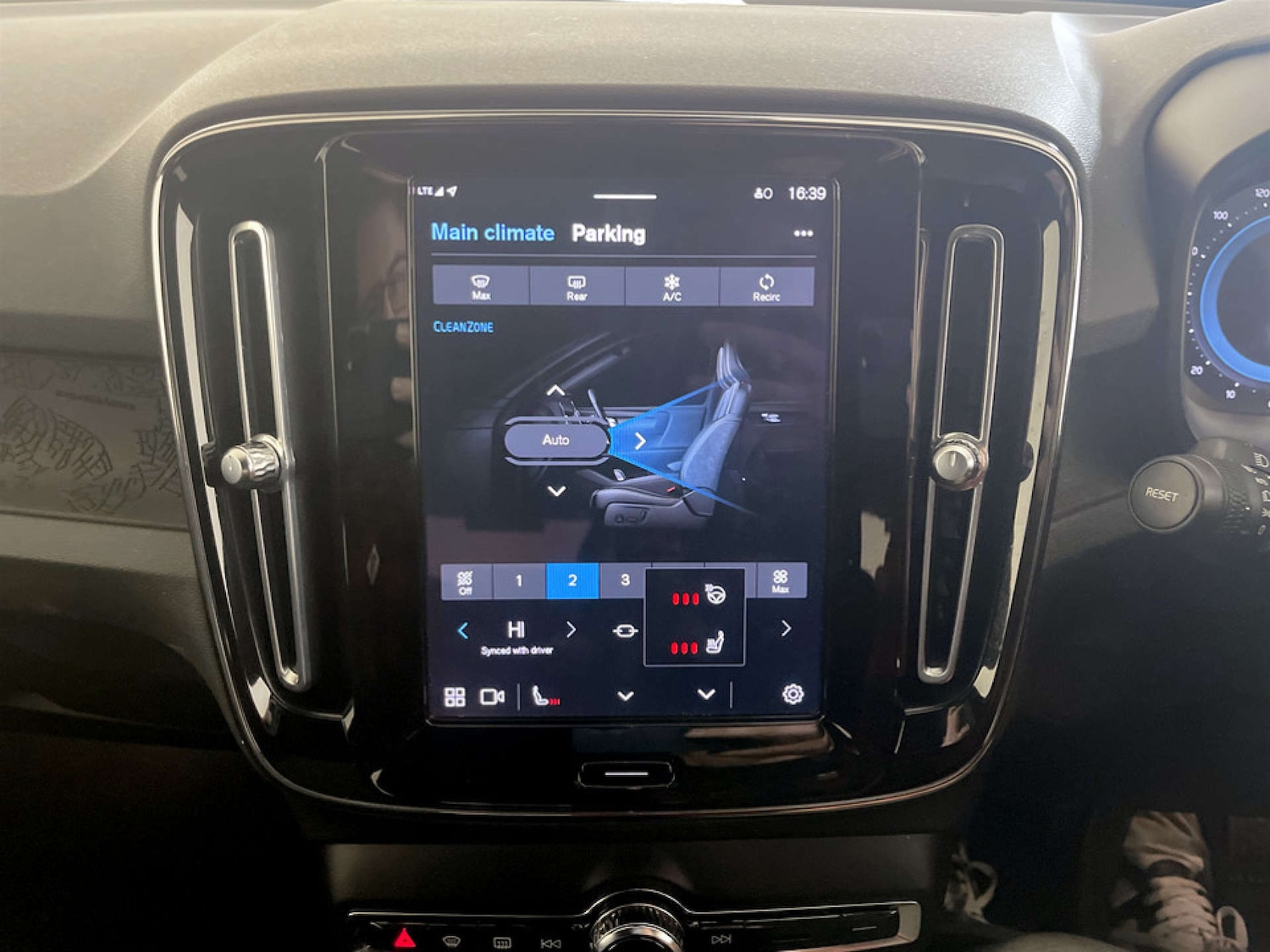 Used Volvo XC40 2022 for sale - 77184942: Photo 23