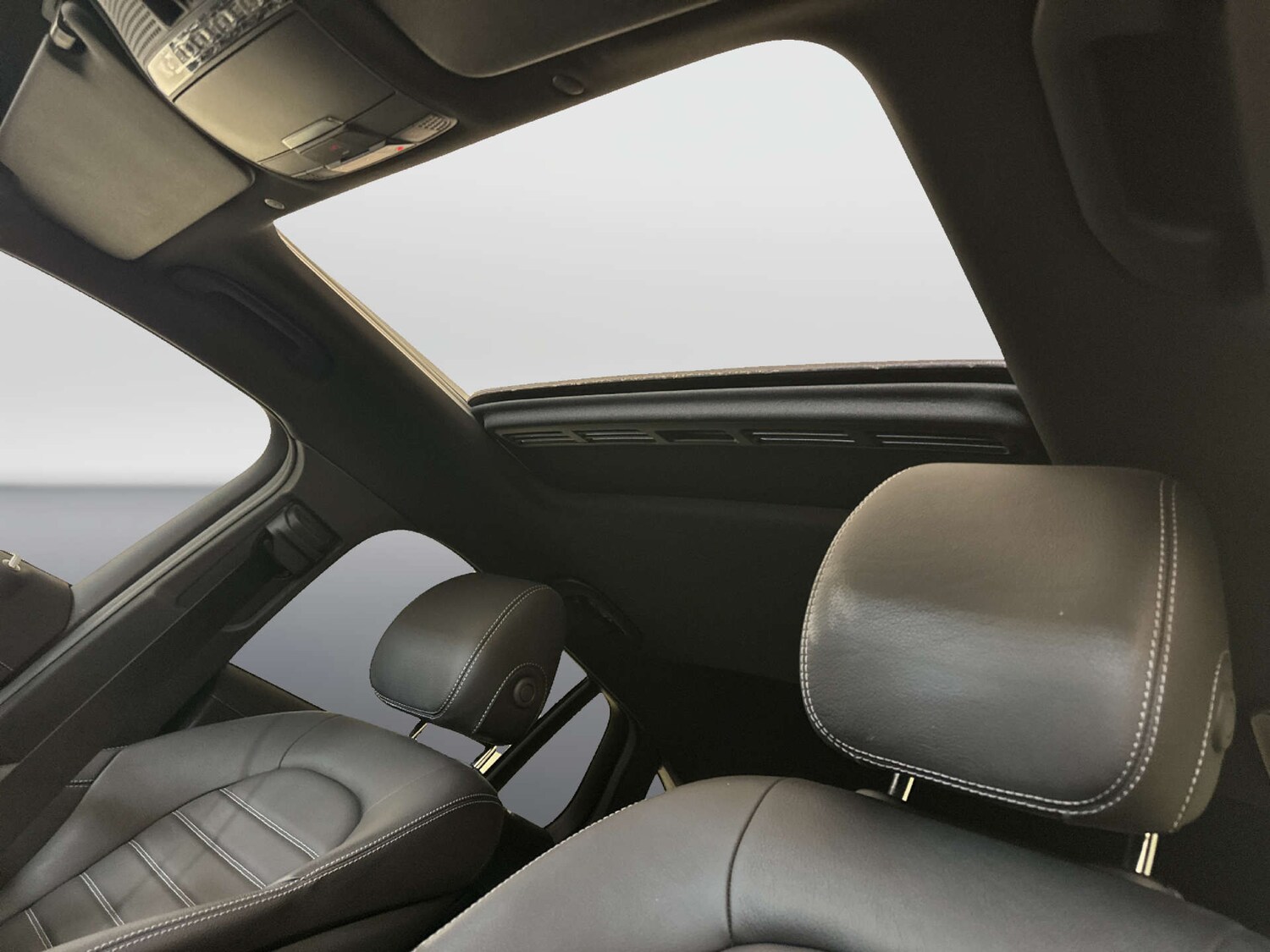 Used Mercedes-Benz EQC 2023 for sale - 77906885: Photo 14