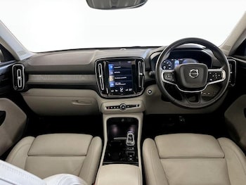 Used Volvo XC40 2021 for sale - 76480352: Photo