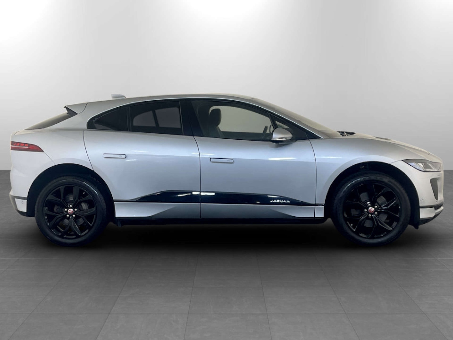 Used Land Rover Range Rover Evoque 2025 for sale - 77408990: Photo 11