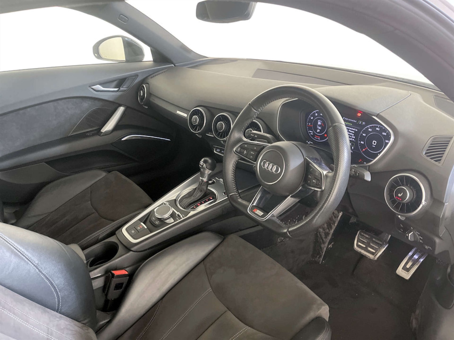 Used Audi TT 2018 for sale - 77184976: Photo 16