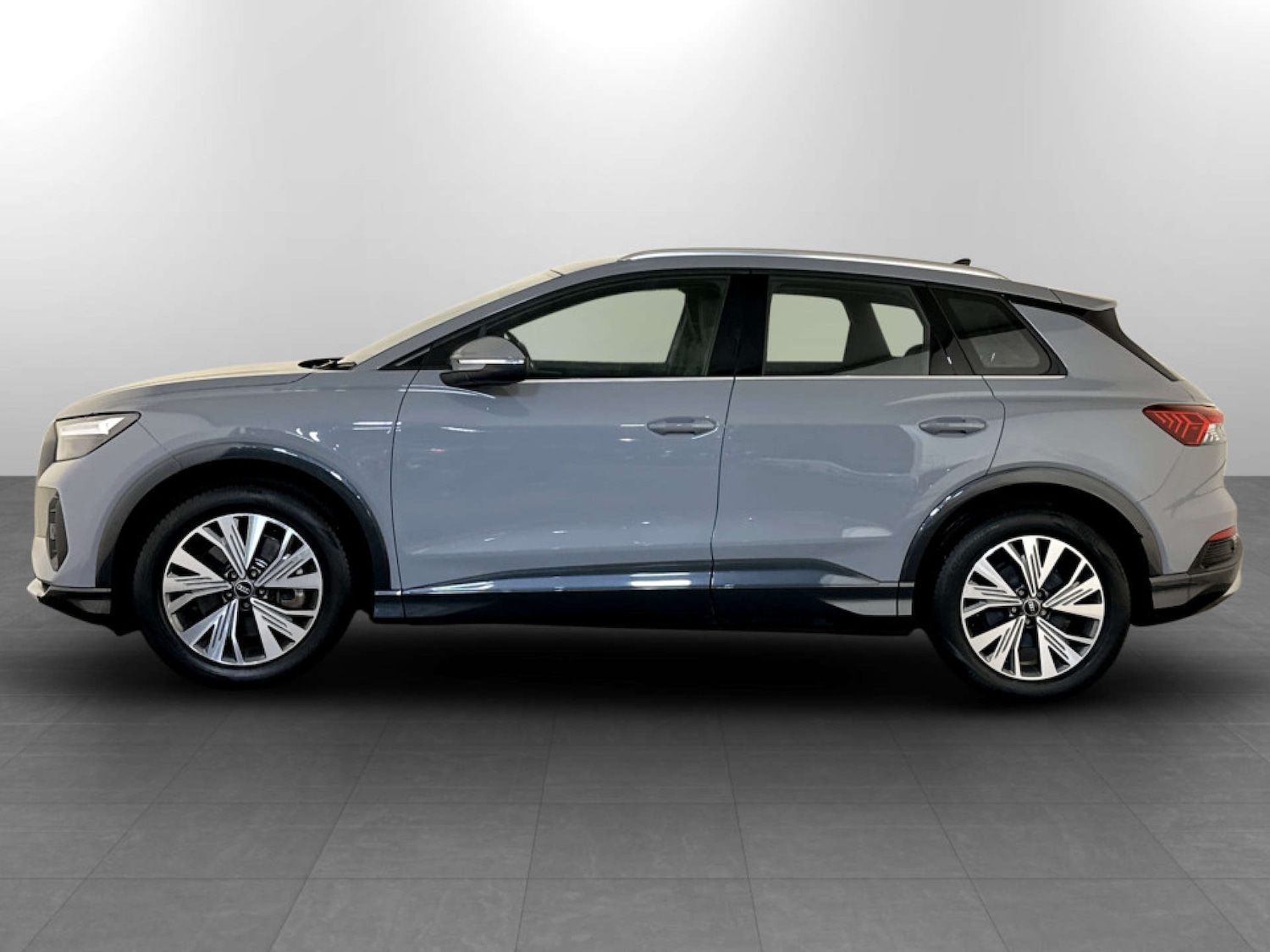 Used Audi Q4 e-tron 2023 for sale - 77368285: Photo 7