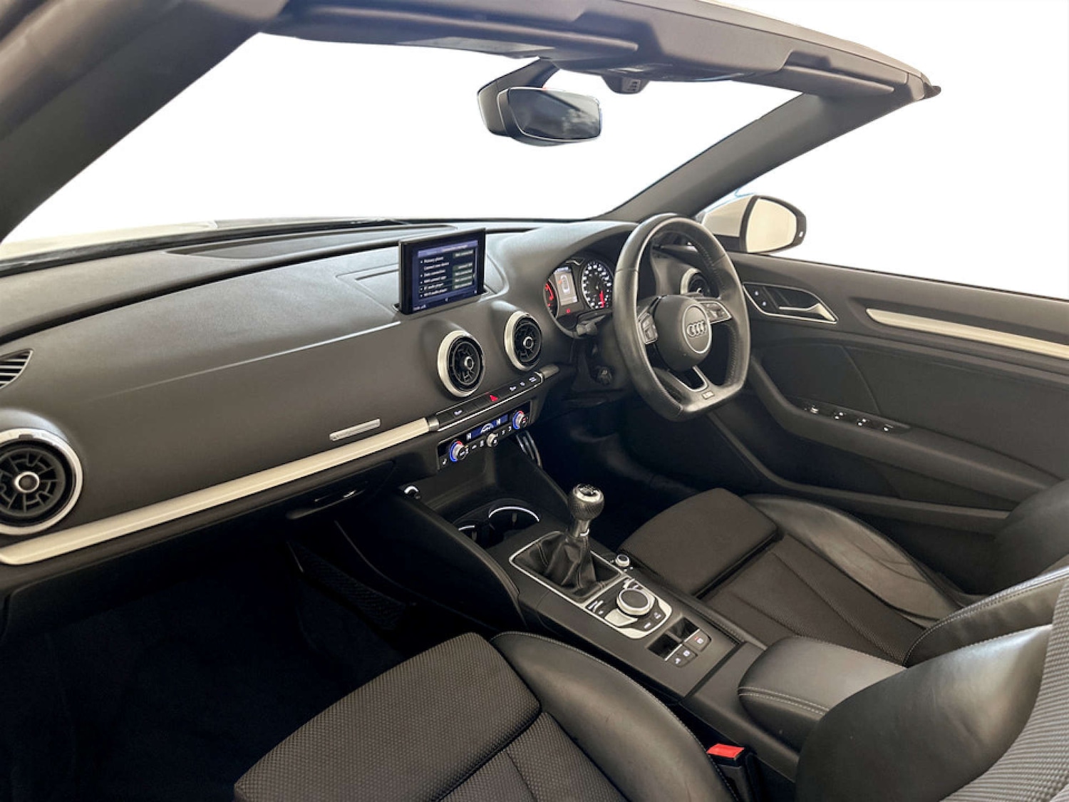 Used Audi A3 Cabriolet 2018 for sale - 77185341: Photo 12