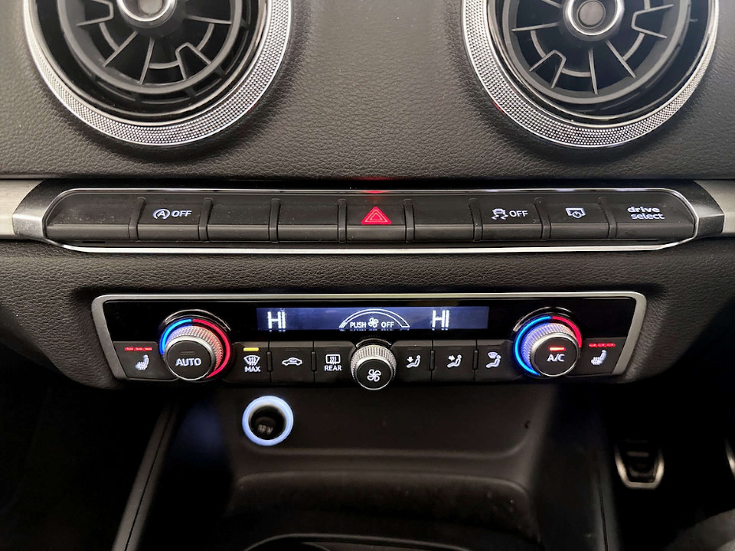 Used Audi A3 Cabriolet 2018 for sale - 77185341: Photo 25