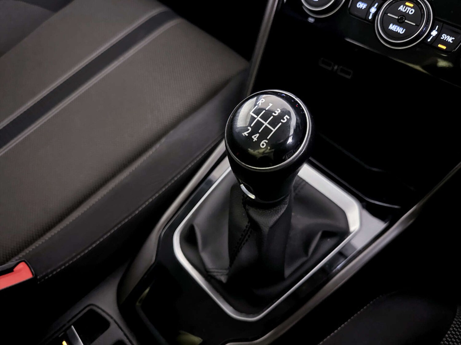 Used Volkswagen T-Roc 2019 for sale - 77604022: Photo 25