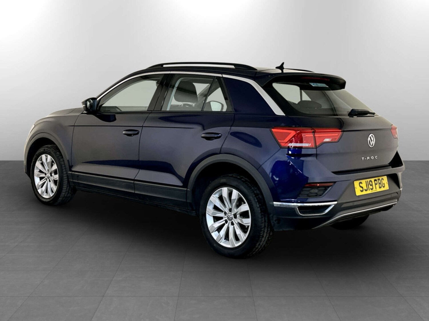Used Volkswagen T-Roc 2019 for sale - 77604022: Photo 8