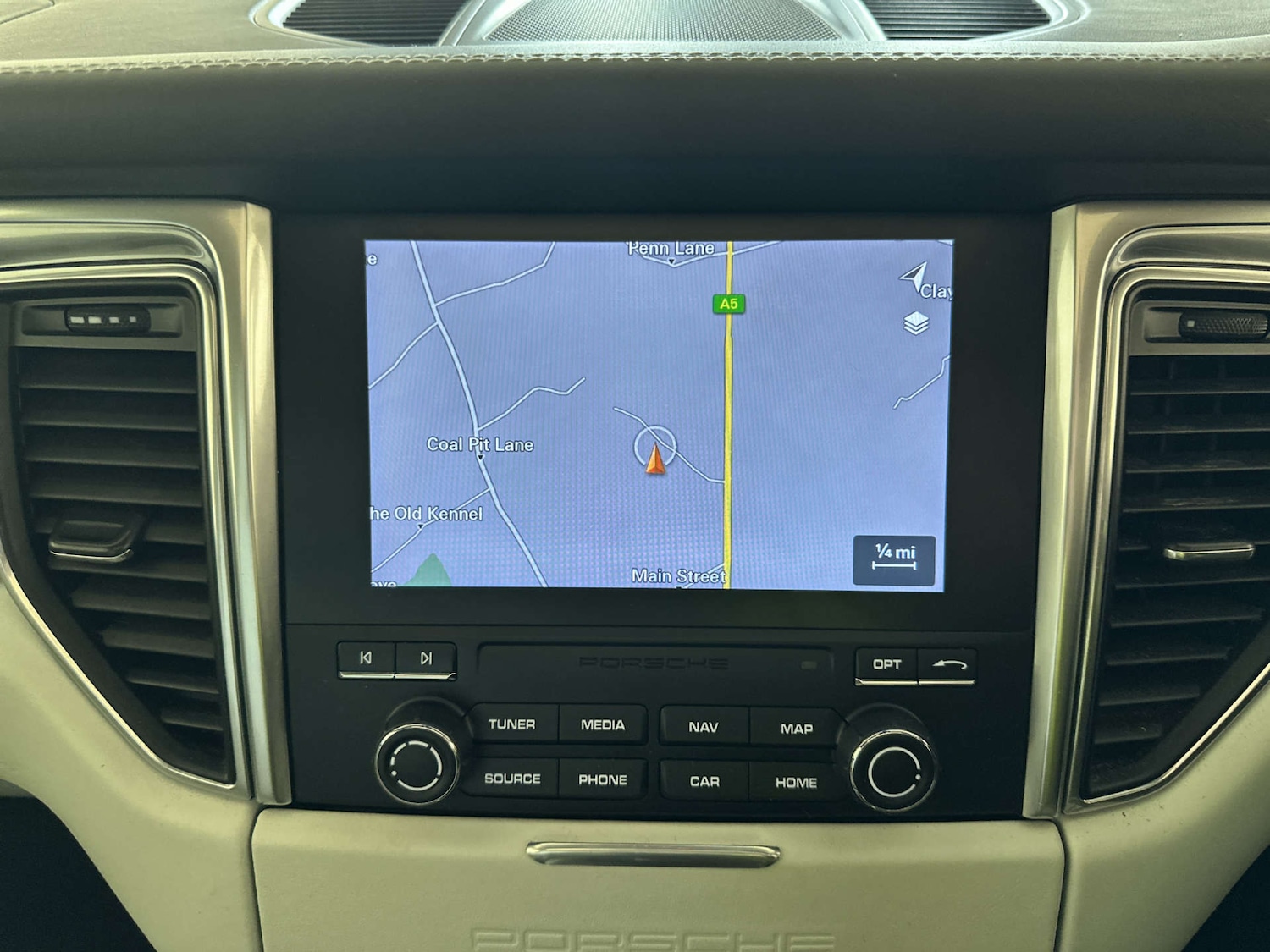 Used Porsche Macan 2018 for sale - 78045015: Photo 23