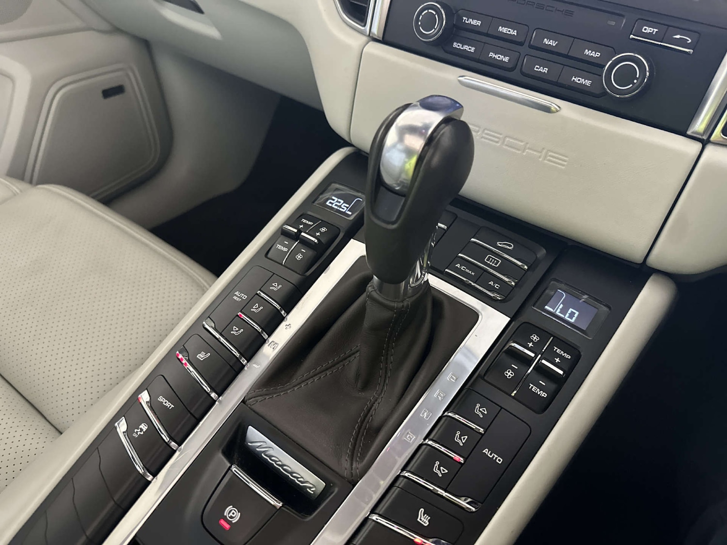 Used Porsche Macan 2018 for sale - 78045015: Photo 27