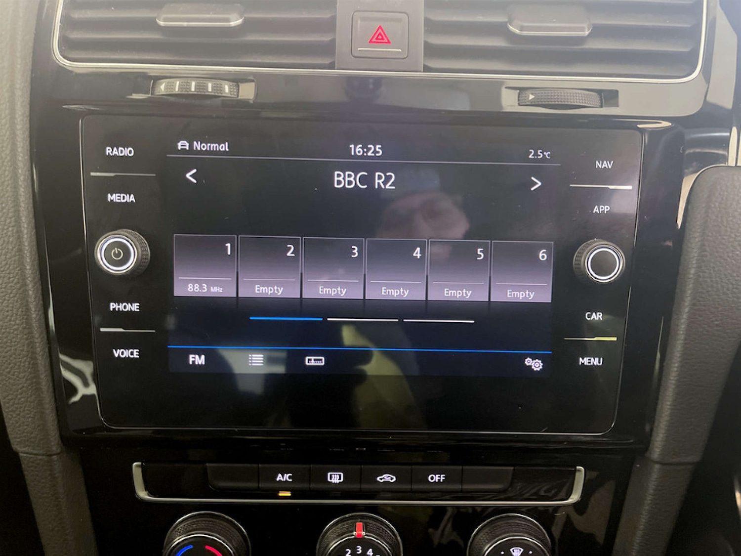 Used Volkswagen Golf 2017 for sale - 77609427: Photo 23