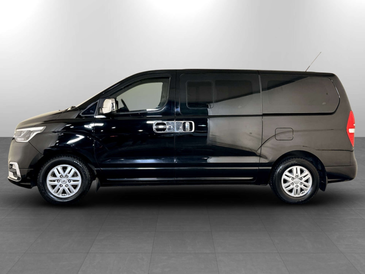 Used Hyundai i800 2018 for sale - 77544980: Photo 7