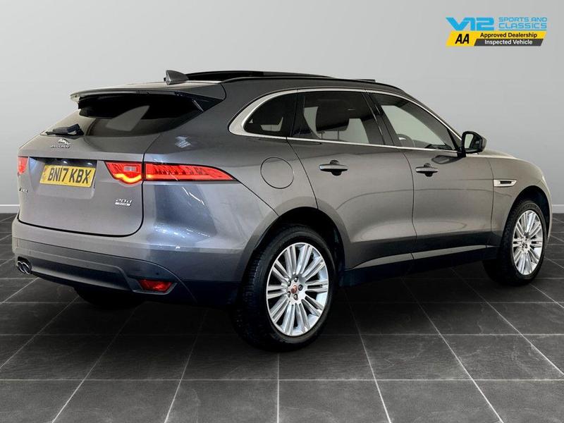 Used Jaguar F-Pace 2017 for sale - 76382307: Photo 10