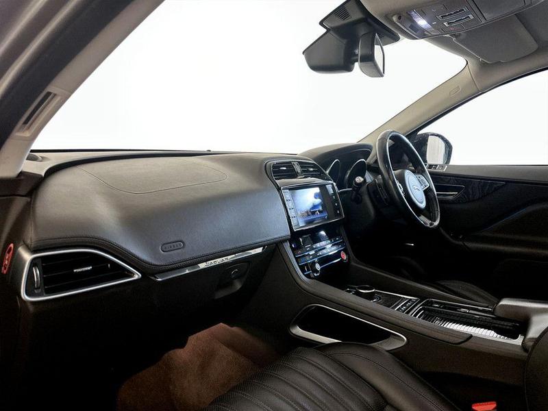 Used Jaguar F-Pace 2017 for sale - 76382307: Photo 12