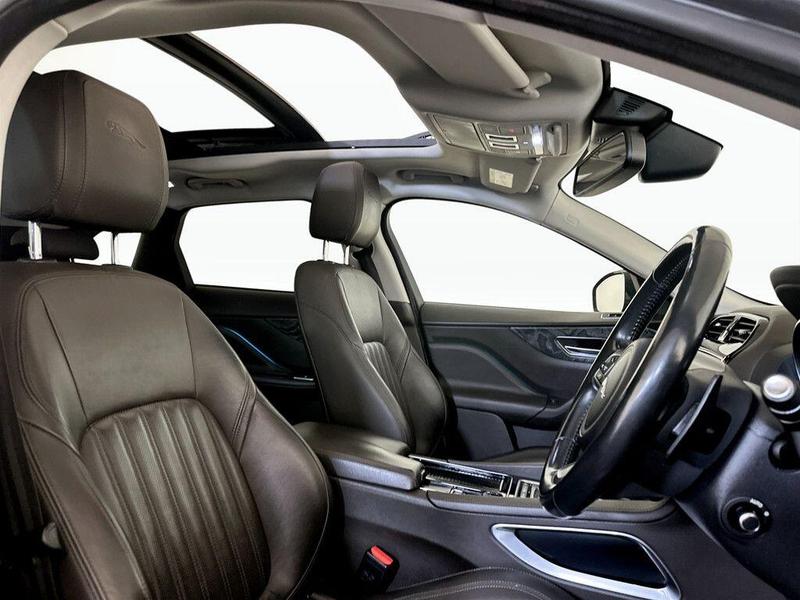 Used Jaguar F-Pace 2017 for sale - 76382307: Photo 13