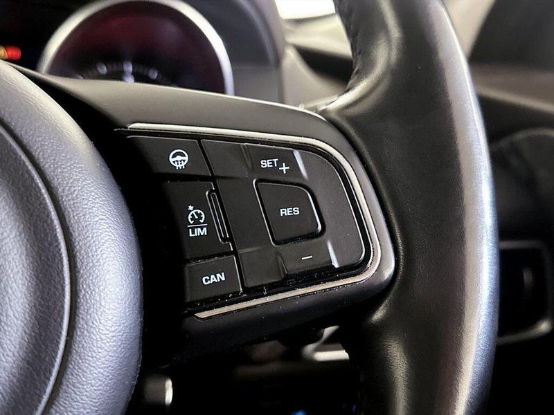 Used Jaguar F-Pace 2017 for sale - 76382307: Photo 19