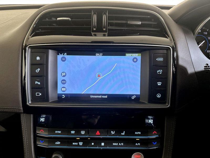 Used Jaguar F-Pace 2017 for sale - 76382307: Photo 21