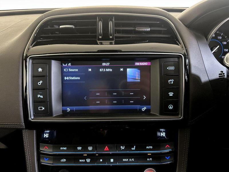 Used Jaguar F-Pace 2017 for sale - 76382307: Photo 24