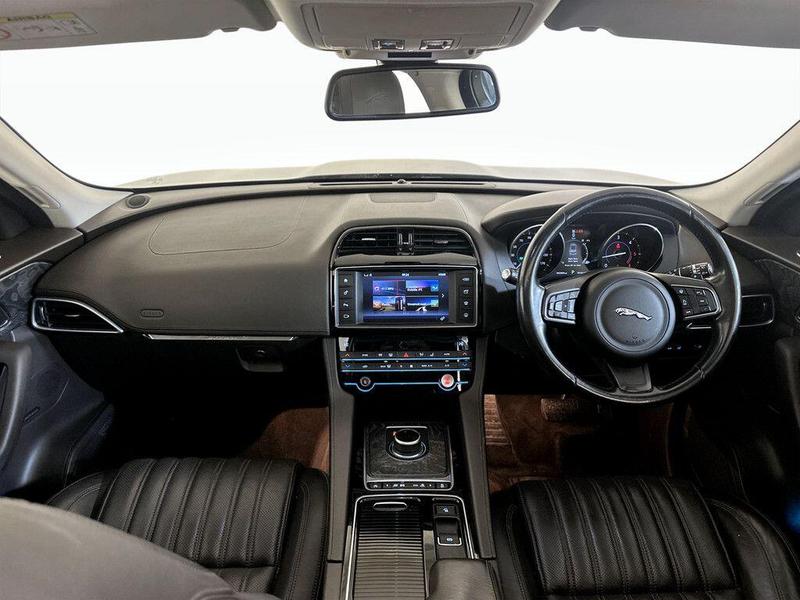 Used Jaguar F-Pace 2017 for sale - 76382307: Photo 3