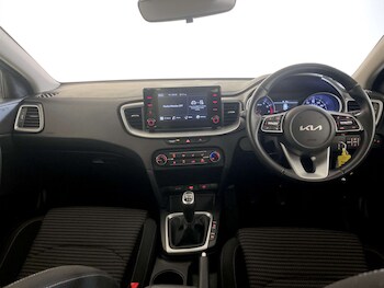 Used Kia Ceed 2023 for sale - 77490220: Photo