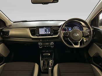 Used Kia Stonic 2020 for sale - 79301049: Photo