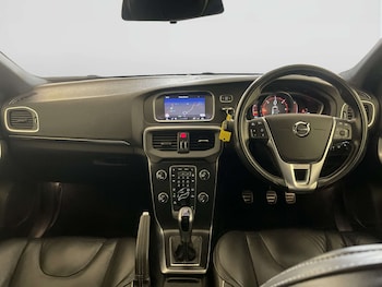 Used Volvo V40 2018 for sale - 78297242: Photo