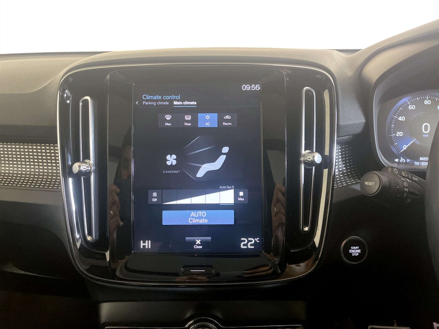 Used Volvo XC40 2022 for sale - 77529419: Photo 23