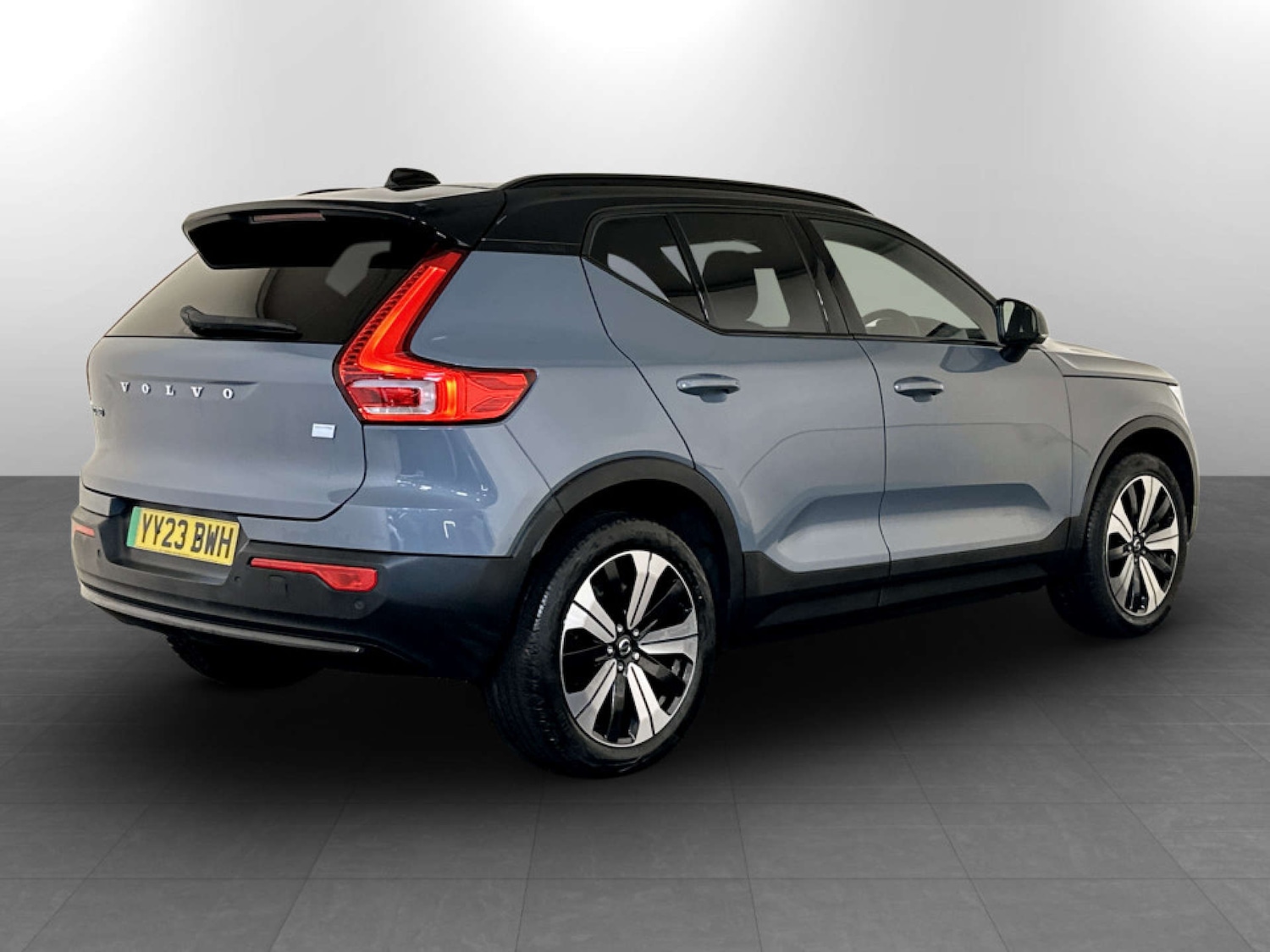 Used Volvo XC40 2023 for sale - 77249254: Photo 10