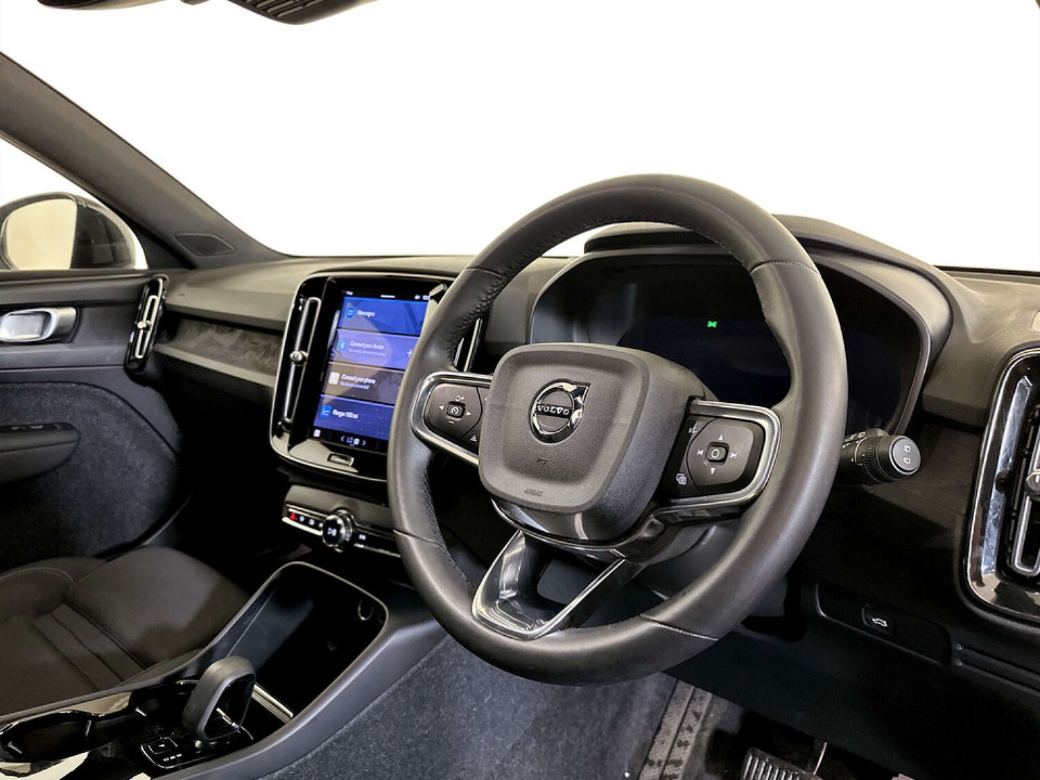 Used Volvo XC40 2023 for sale - 77249254: Photo 15