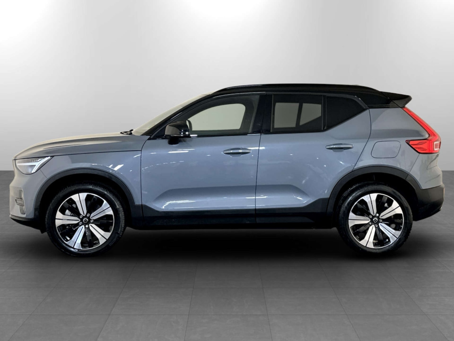 Used Volvo XC40 2023 for sale - 77249254: Photo 7