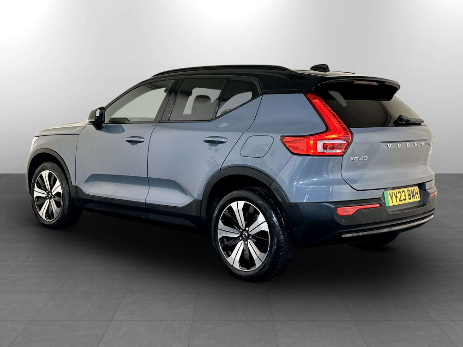 Used Volvo XC40 2023 for sale - 77249254: Photo 8