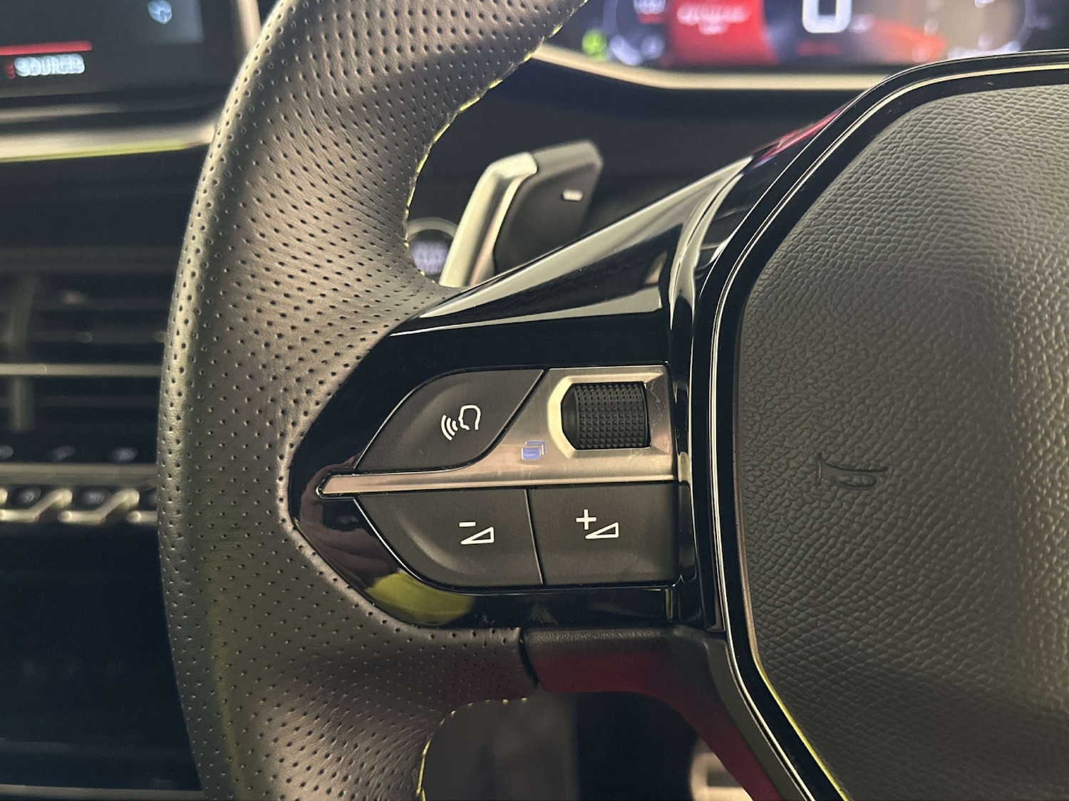 Used Peugeot 2008 2022 for sale - 77877250: Photo 17