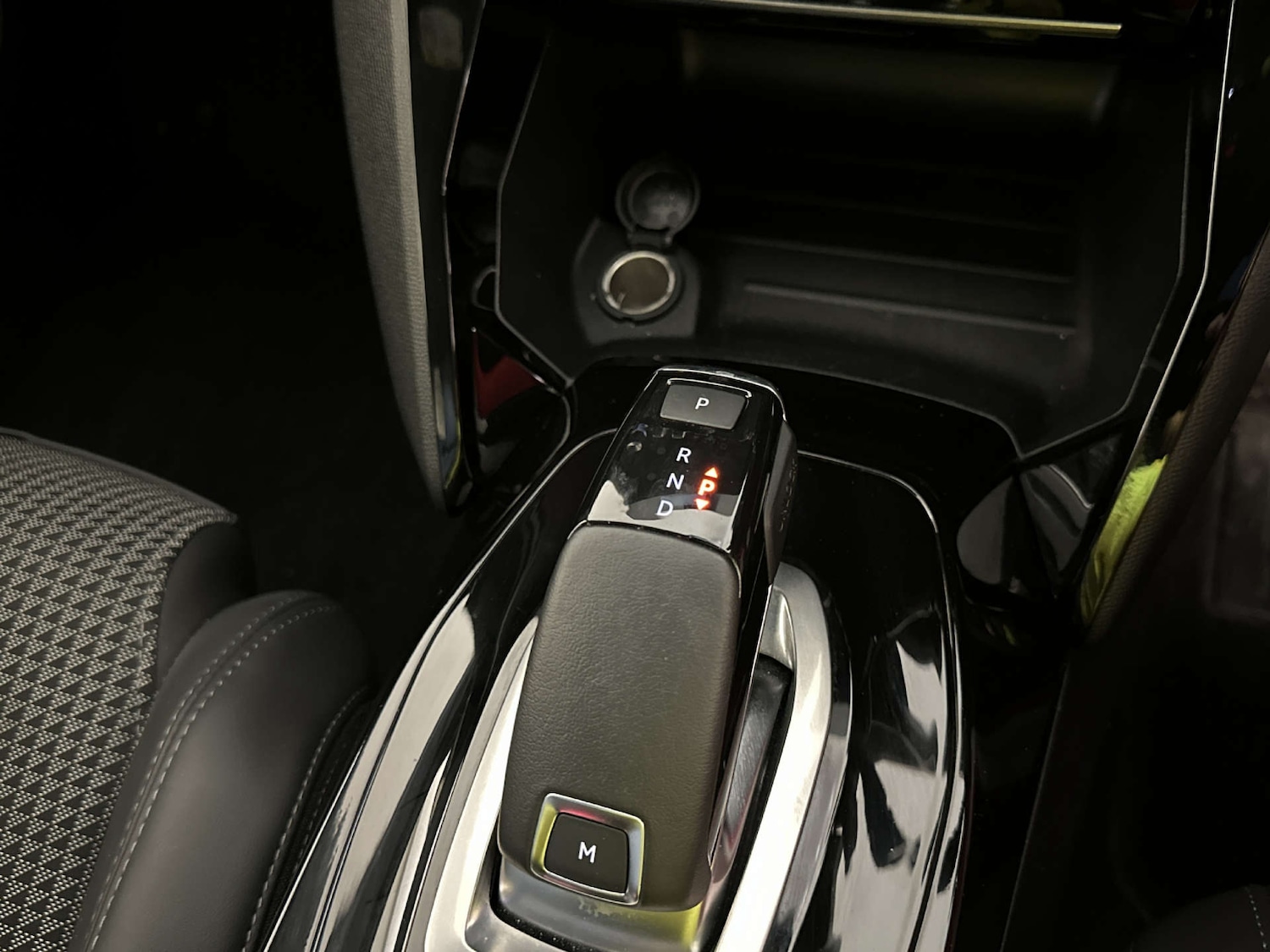 Used Peugeot 2008 2022 for sale - 77877250: Photo 25