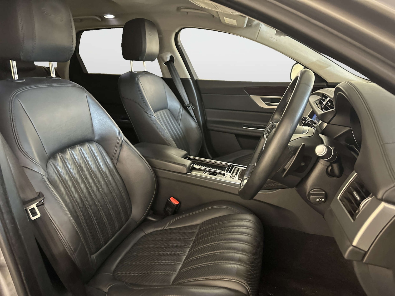 Used Jaguar XF 2019 for sale - 78198793: Photo 13