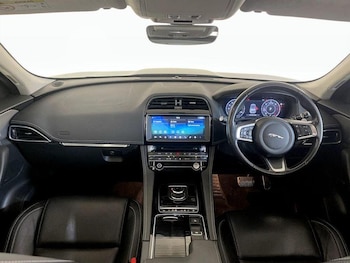 Used Jaguar F-Pace 2019 for sale - 76580735: Photo