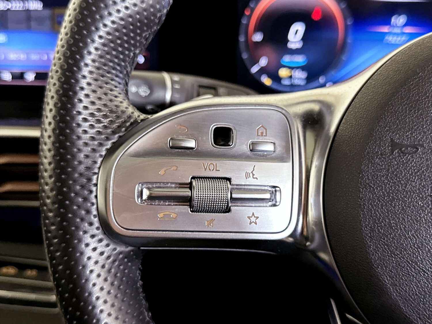 Used Mercedes-Benz EQC 2022 for sale - 77523445: Photo 17