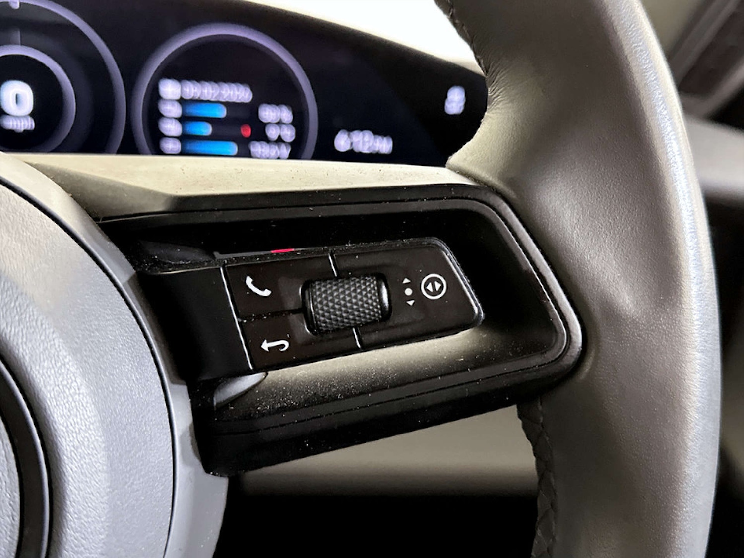 Used Porsche Taycan 2022 for sale - 77504118: Photo 22