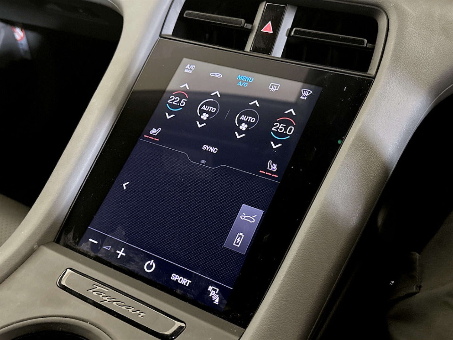 Used Porsche Taycan 2022 for sale - 77504118: Photo 27