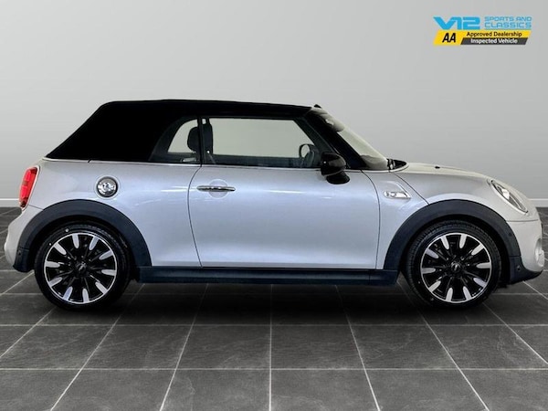 Used MINI Convertible 2019 for sale - 75712077: Photo 11