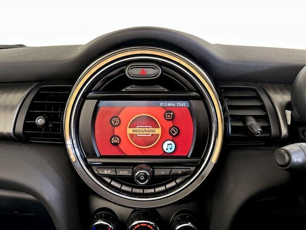 Used MINI Convertible 2019 for sale - 75712077: Photo 21