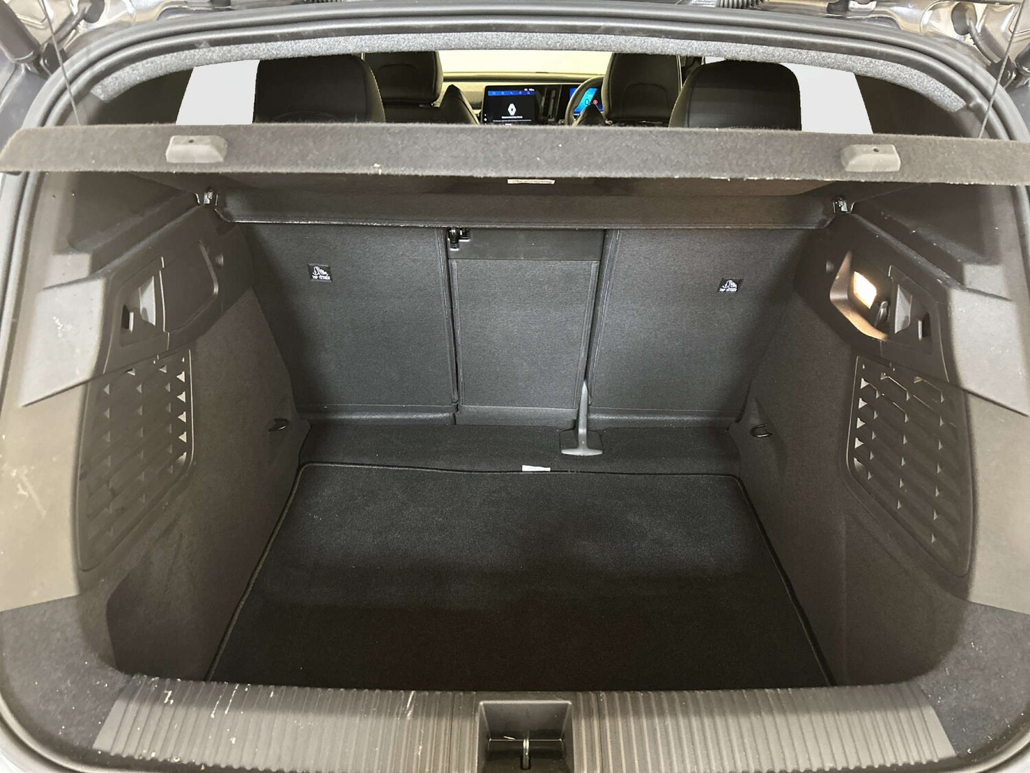 Used Renault Scenic E-Tech 2025 for sale - 77847559: Photo 15