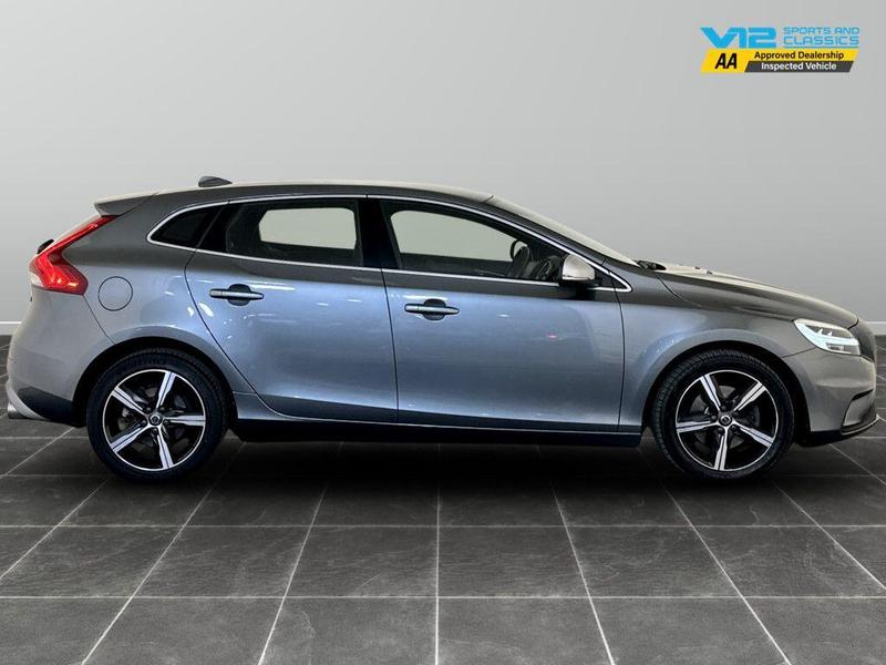 Used Volvo V40 2018 for sale - 76162053: Photo 11